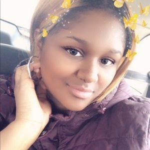 Meet your Posher, Desiree